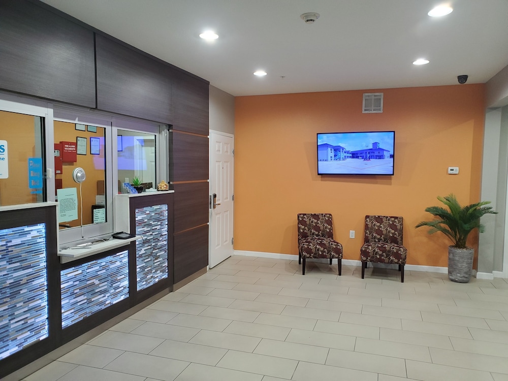 Haven Inn & Suites Willowbrook 12/37