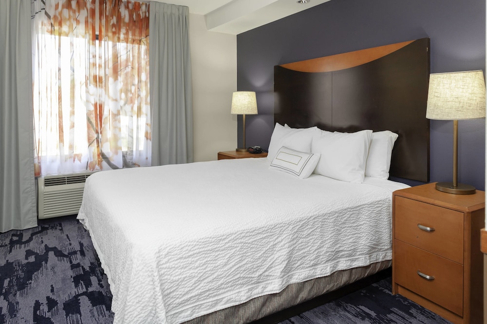 Fairfield Inn Suites Charlotte Matthews 13/39