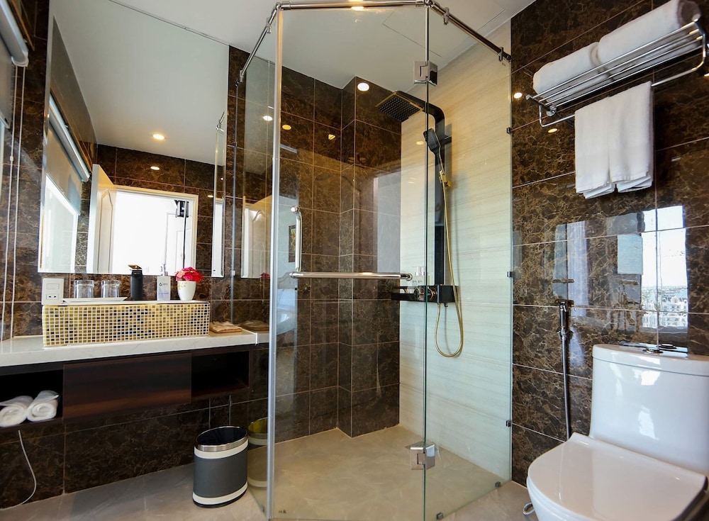 RHM Luxury Hotel And Suite 48/53