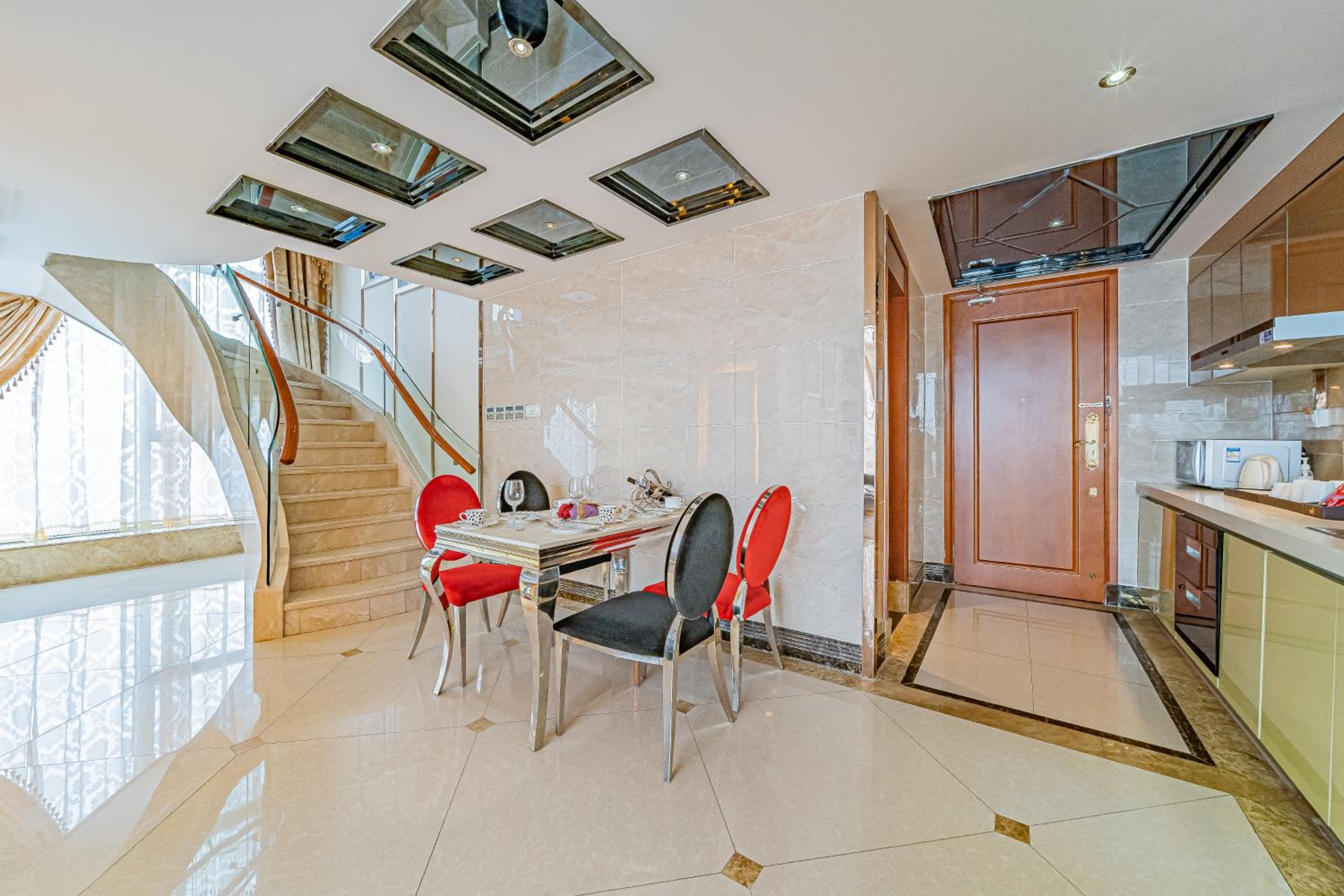 South North International Apartment 38/45