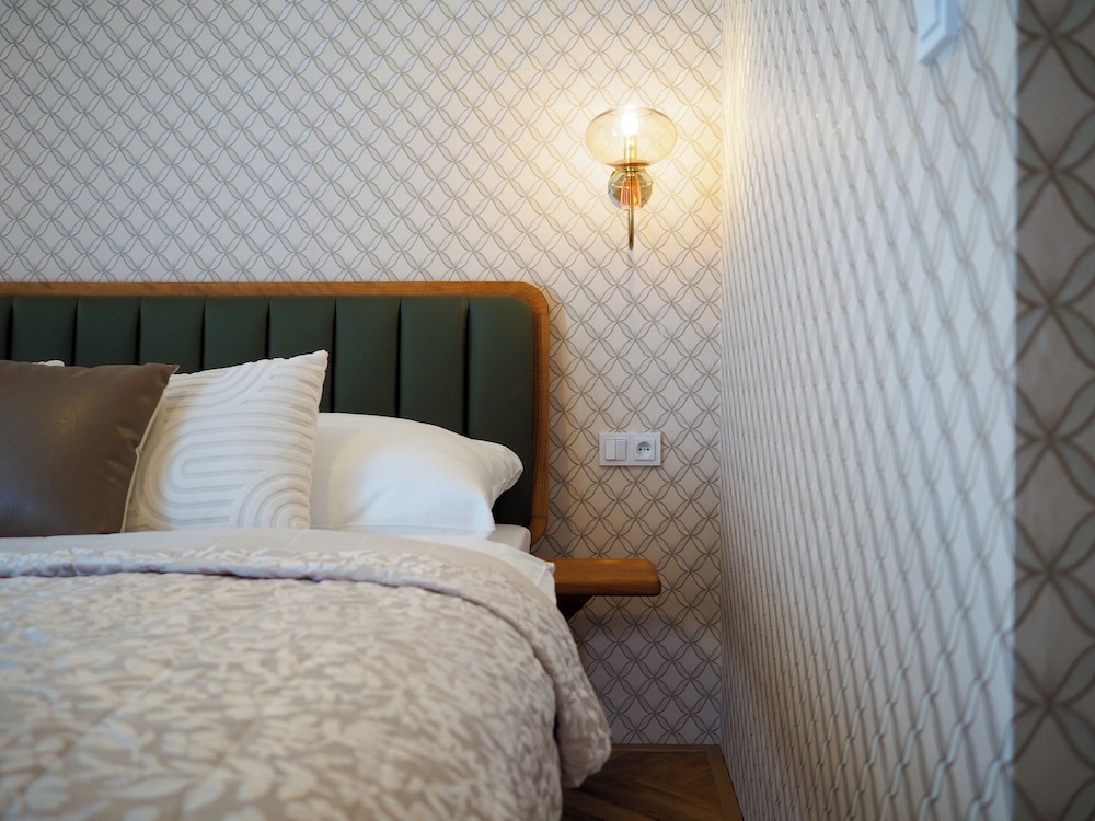 Boutique Hotel 16 16/50