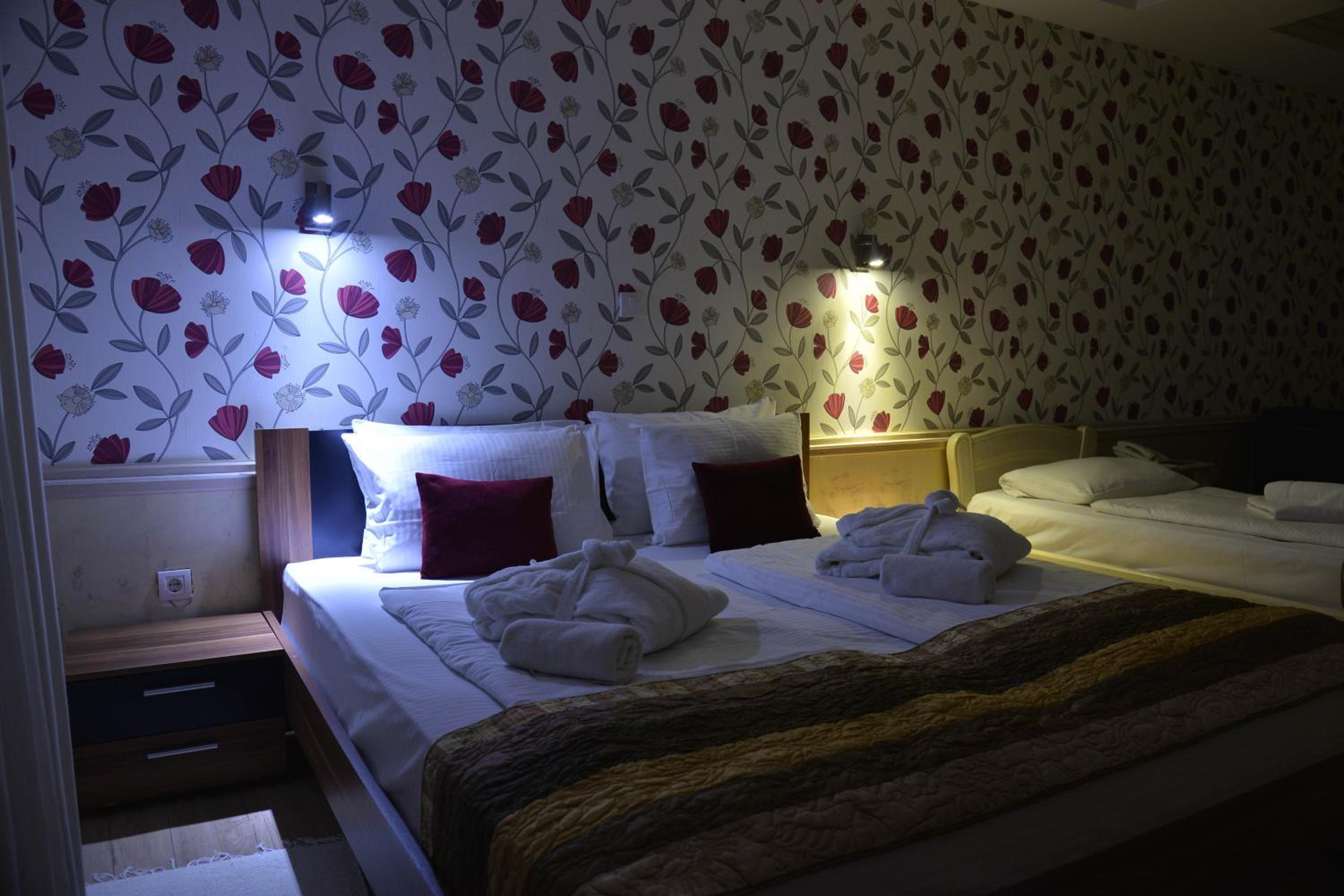 Room, Double Bed