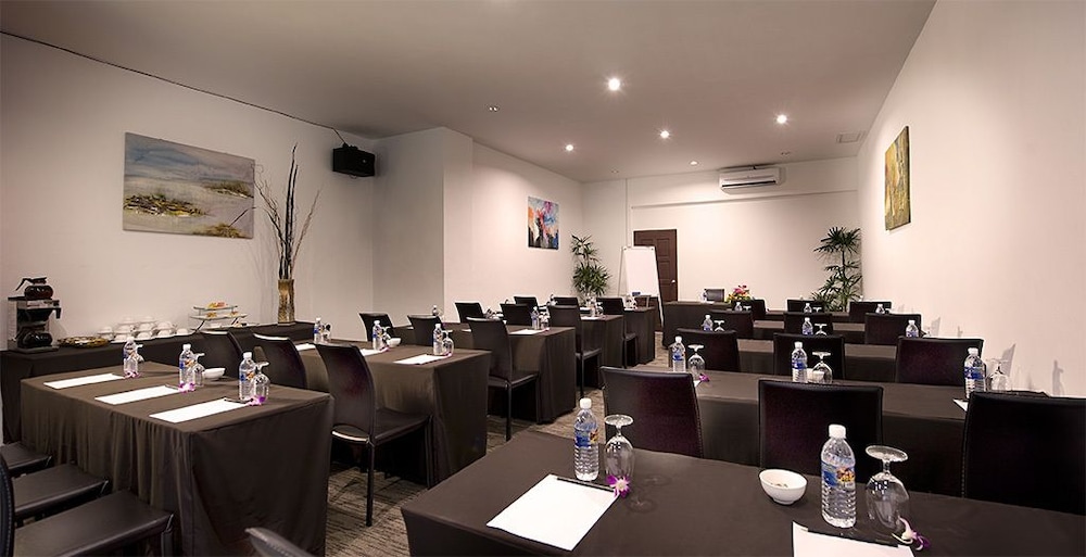 Gloria Swiss Hotel and Apartment Sandakan 35/36