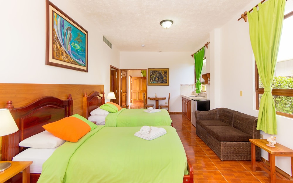 Twin Lodge Galapagos Hotel 25/68