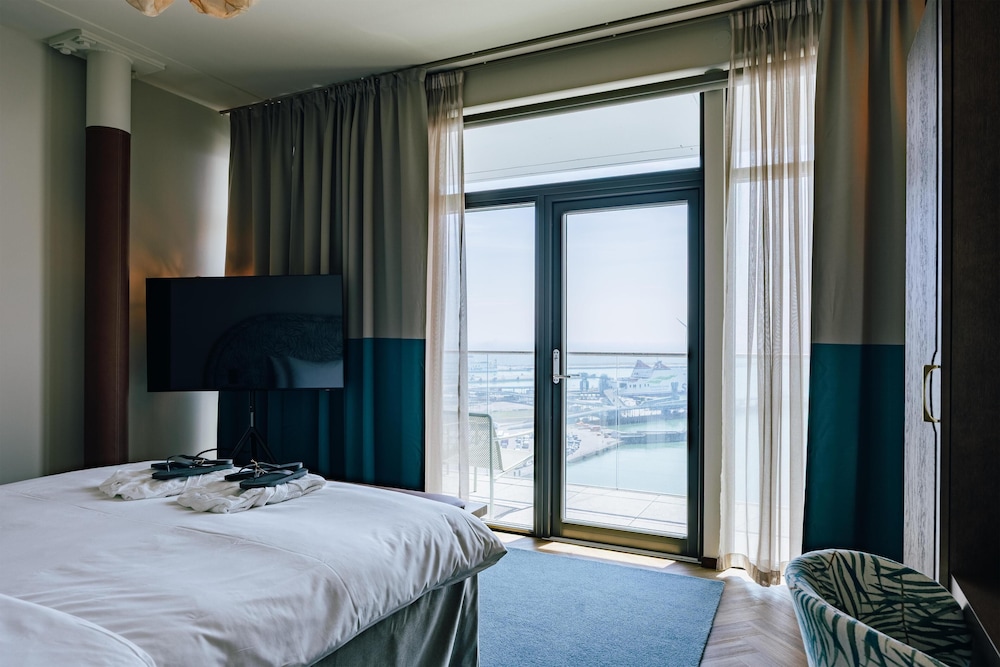 Willow, WorldHotels Crafted 13/48