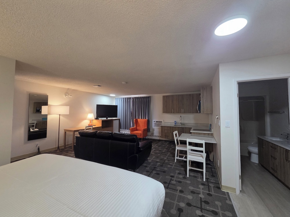 Howard Johnson by Wyndham Hinton 24/64