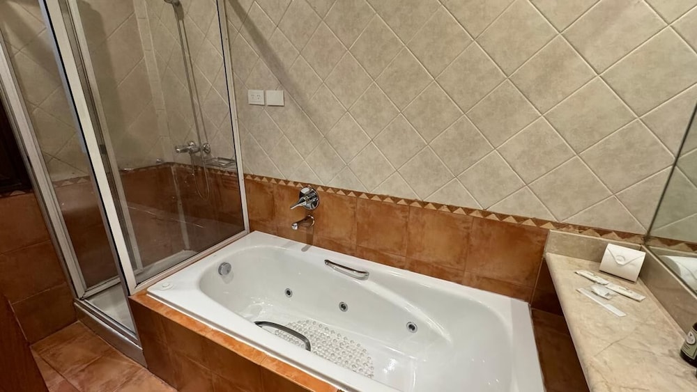 Gardi Hotel & Suites (ex Hotel Posta Carretas) 35/37