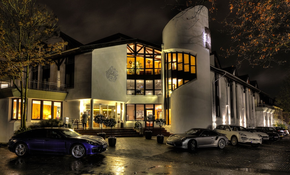 Nells Park Hotel 1/50