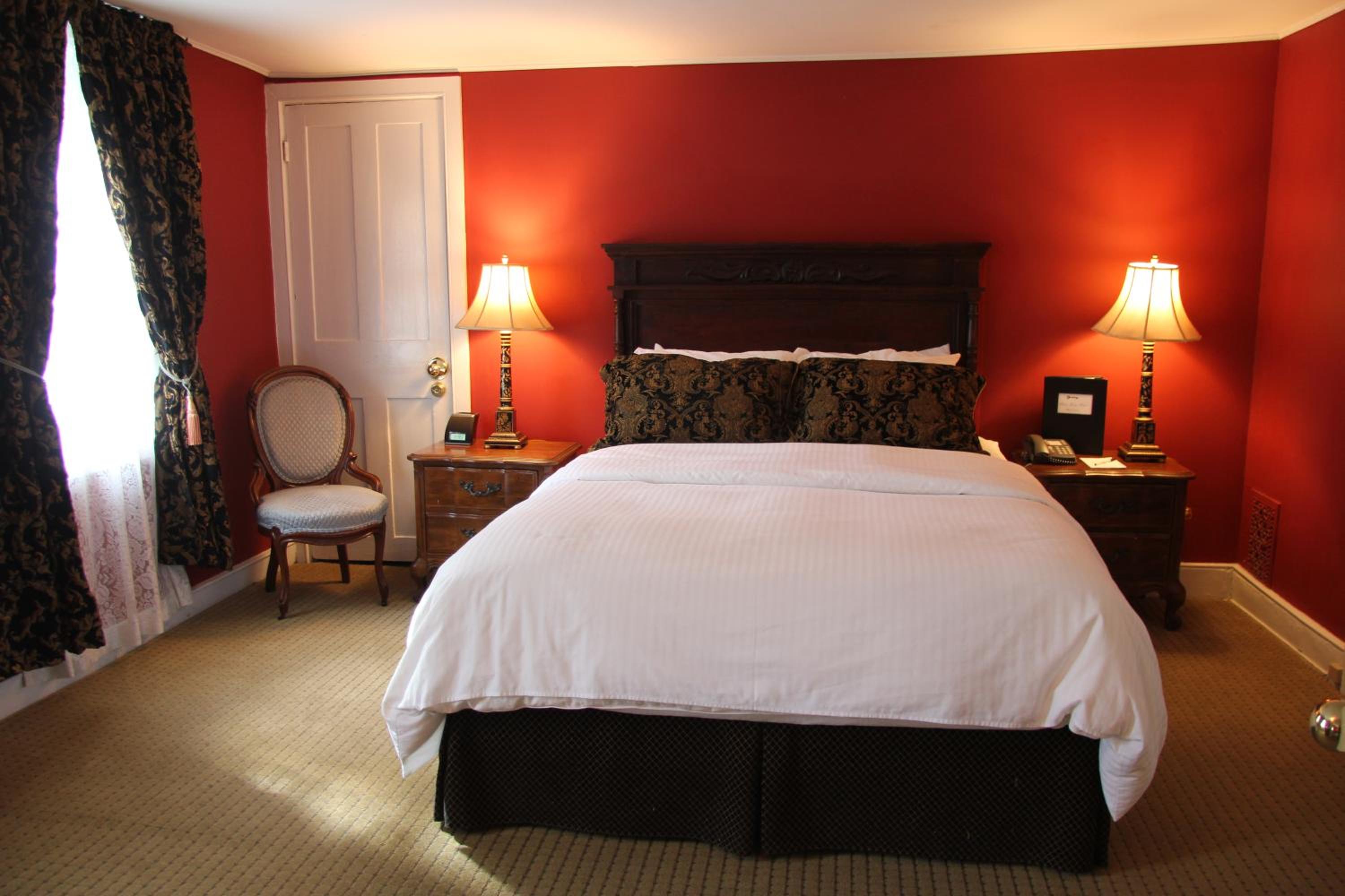 Mini, Suite, Main House