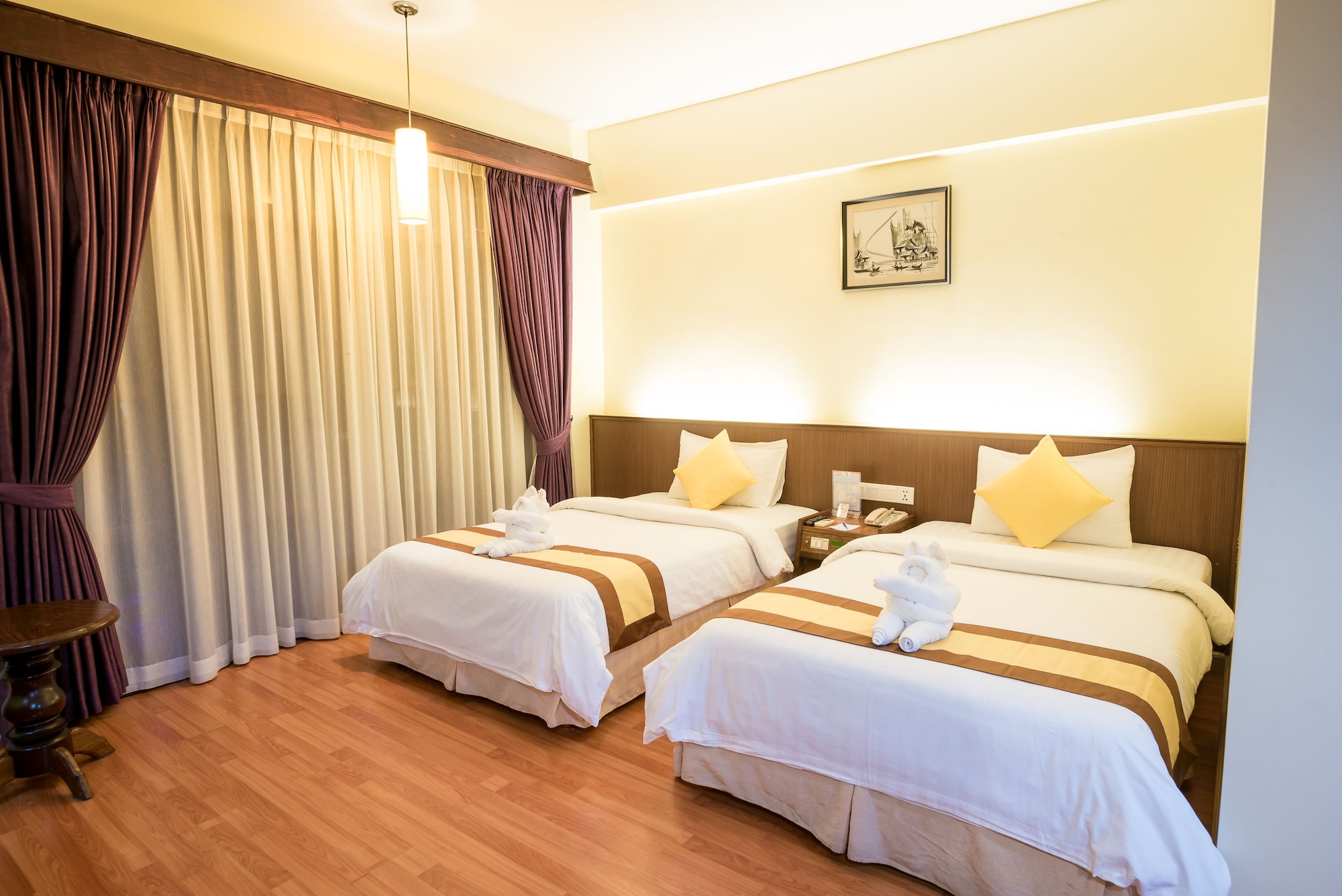 DELUXE, TWIN BEDS, BALCONY