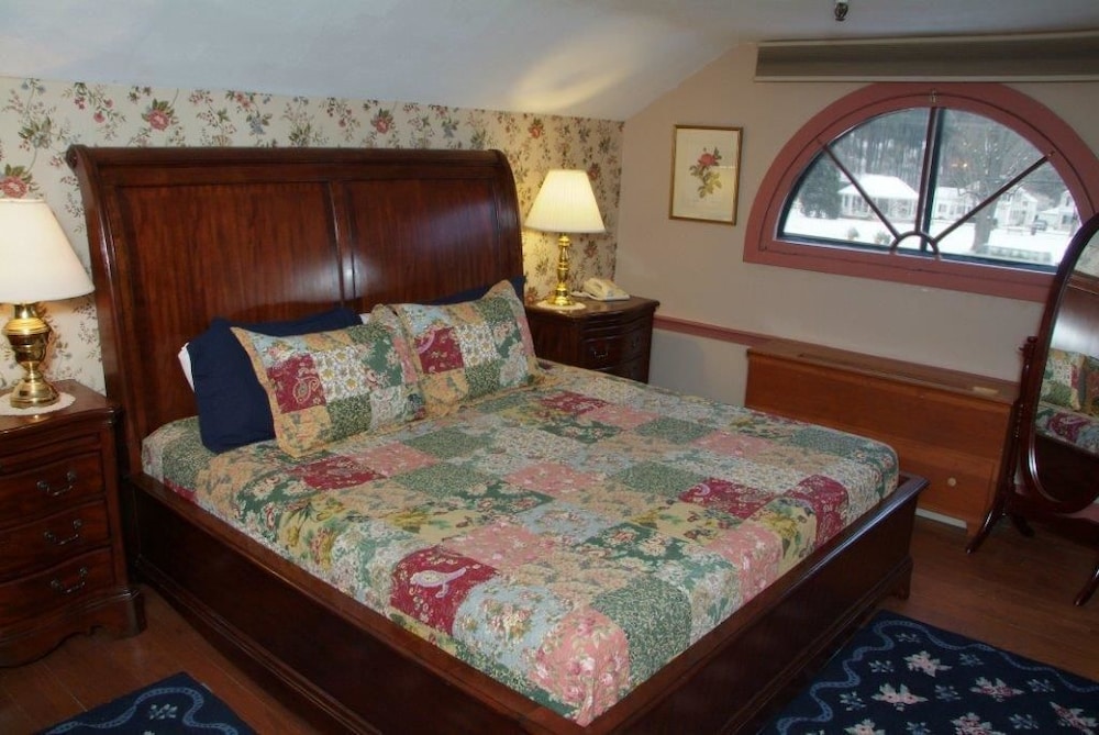 Publick House Historic Inn And Country Motor Lodge 23/49