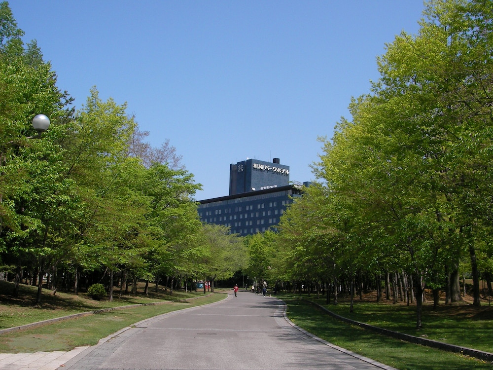Sapporo Park Hotel 71/75