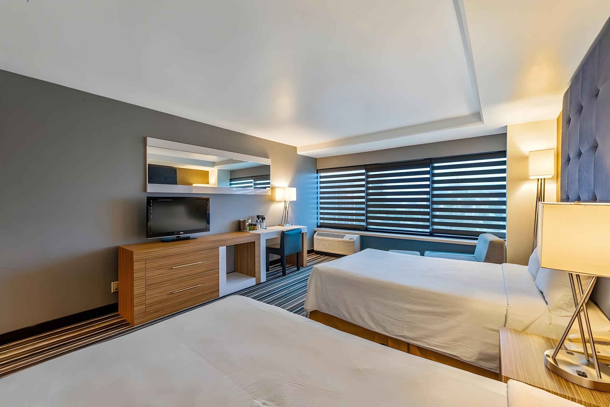 Room at Huntington Beach Hotel, HUNTINGTON BEACH - CA