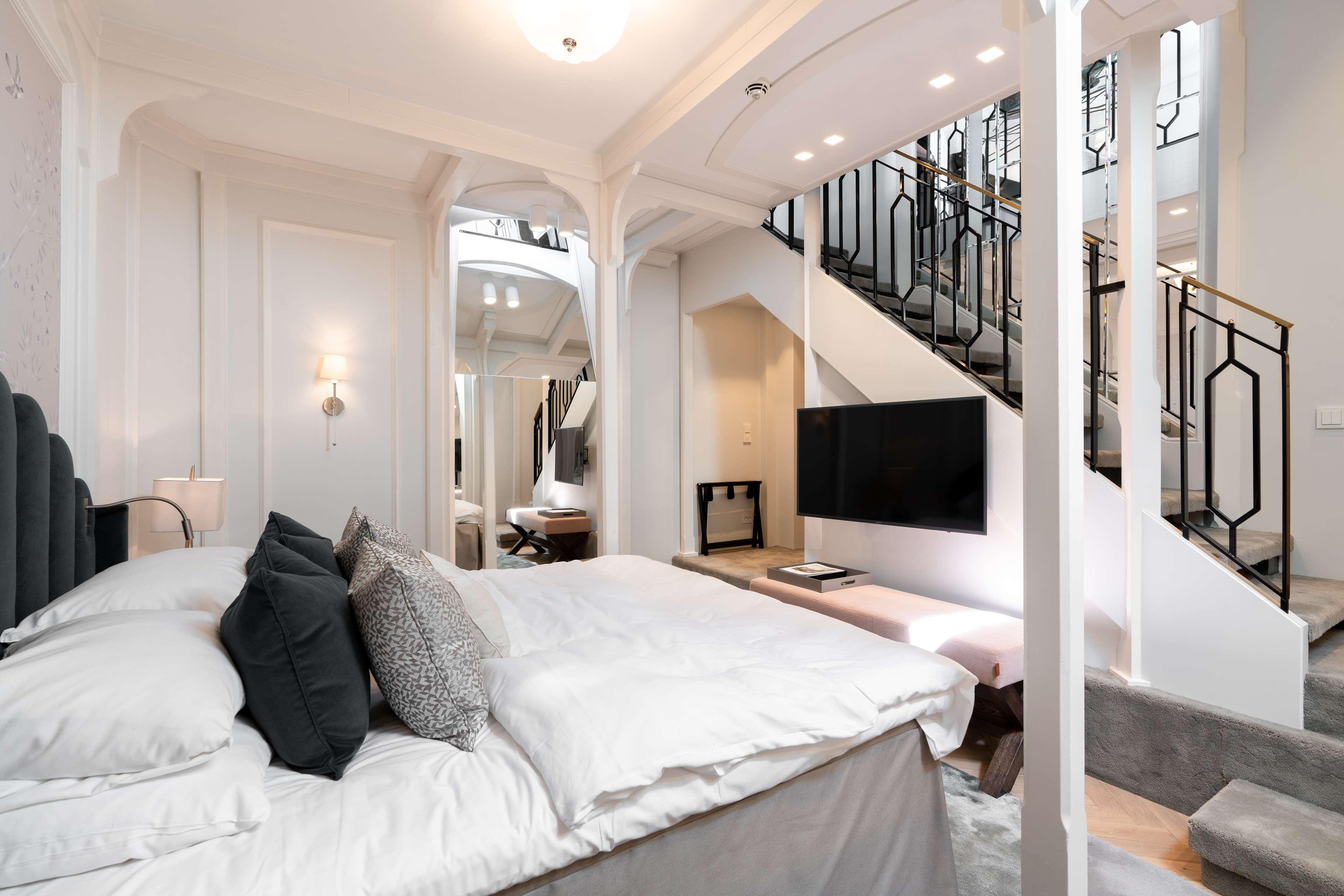 Suite, the Tower