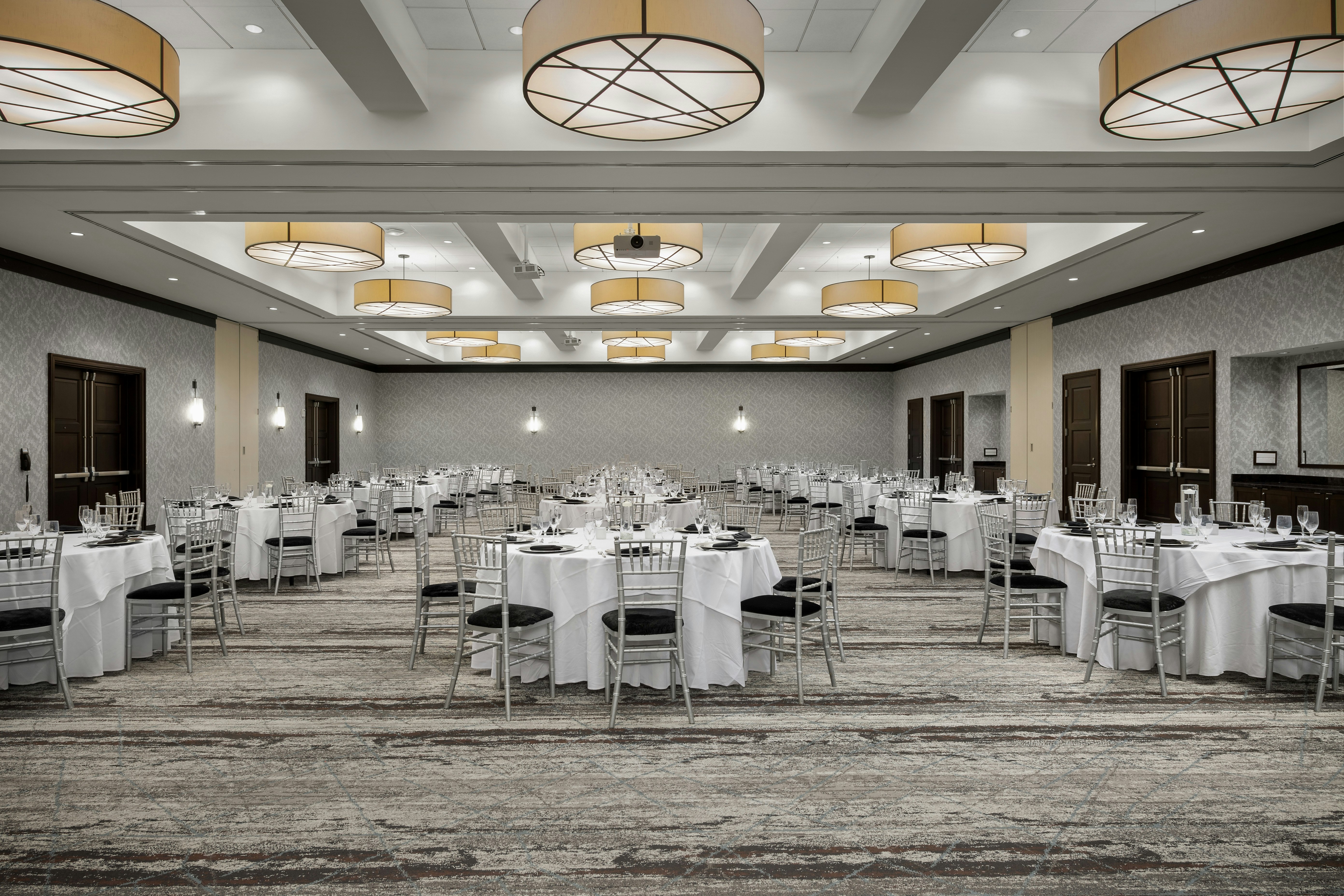 Embassy Suites Springfield 52/62