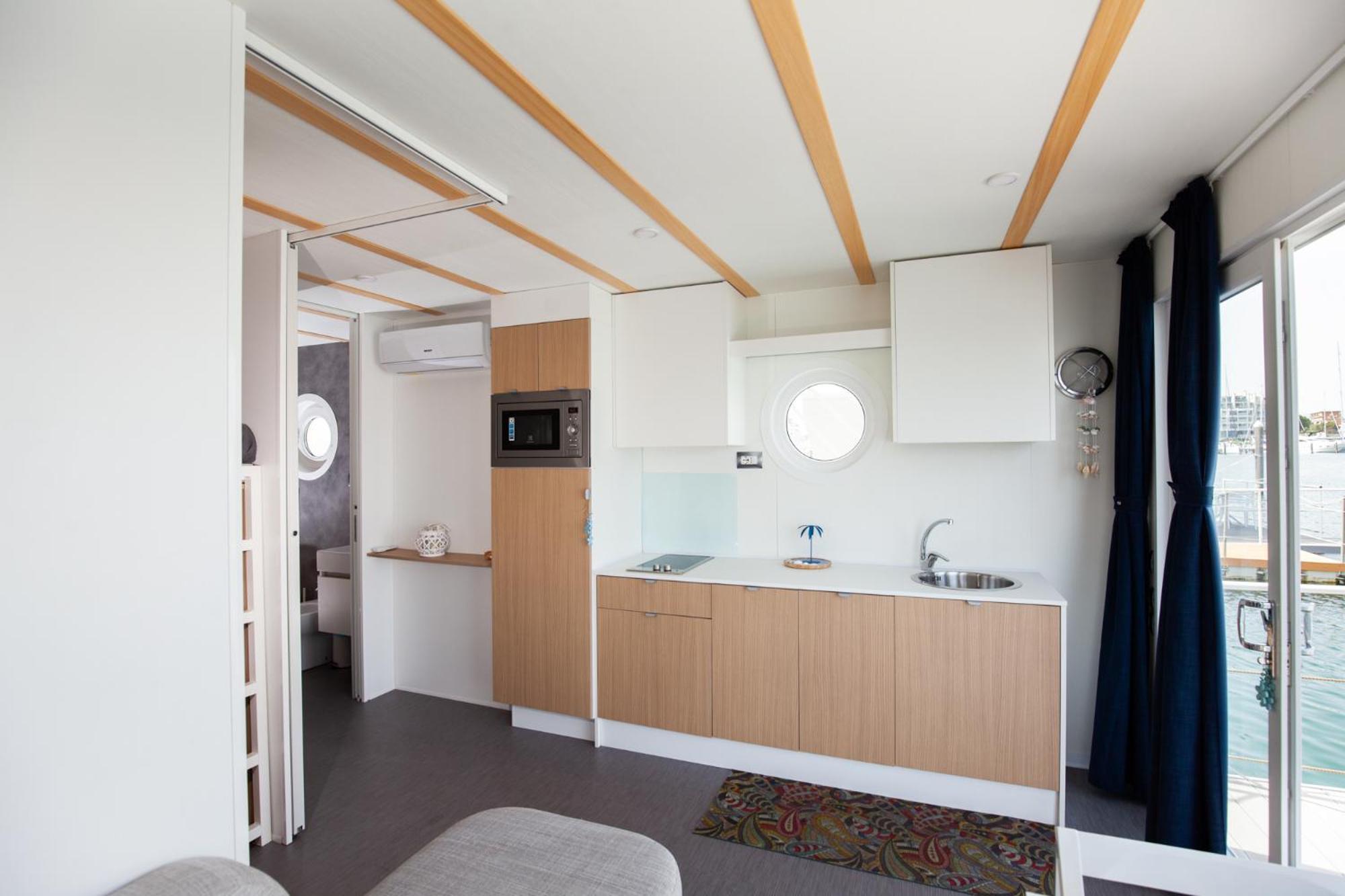 Marina Blu Floating Resort Rimini 5/27