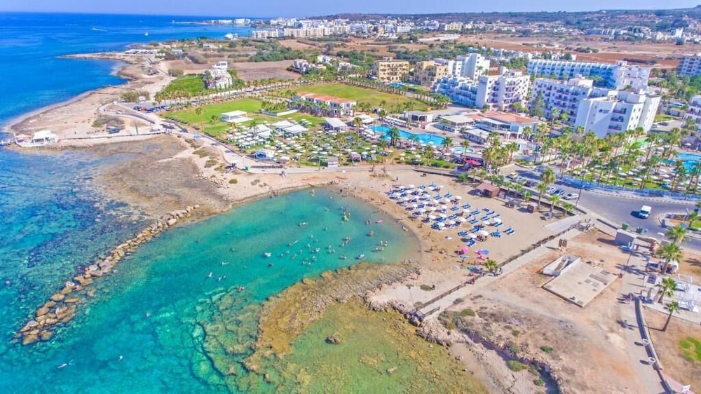 Marlita Beach Hotel Apartments 38/50
