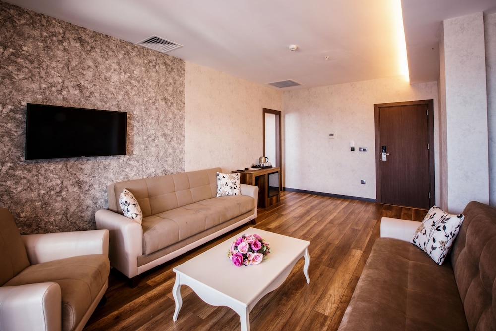 Life Point Hotel 50/67