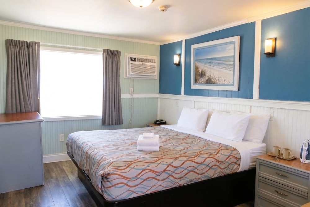 Room, King Bed, Ocean Front