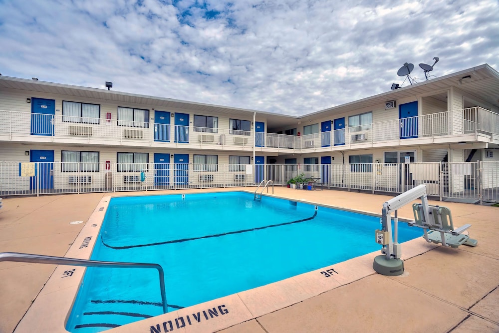 Motel6 Lumberton, NC 28/41