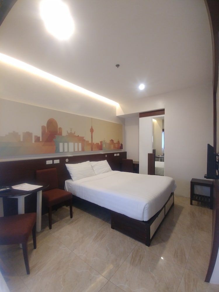 Bed+Bath Serviced Suites 23/66