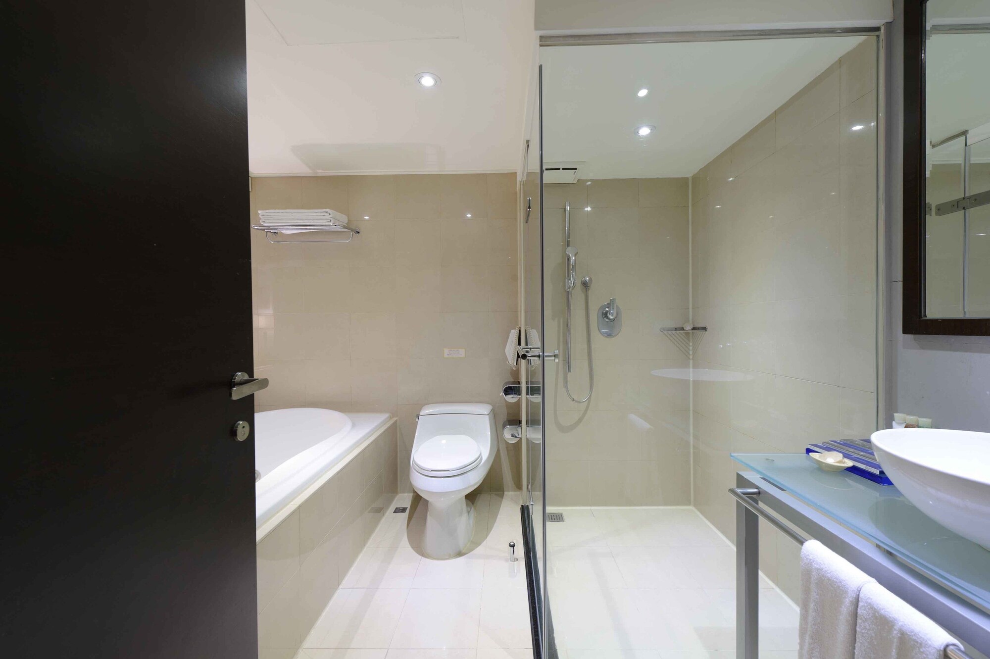 Executive, Queen Bed, K Hotels Yungho 9/10