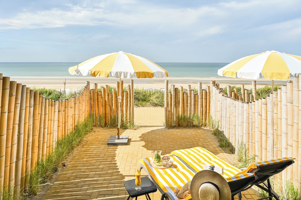 Beachhouse Hotel 31/39