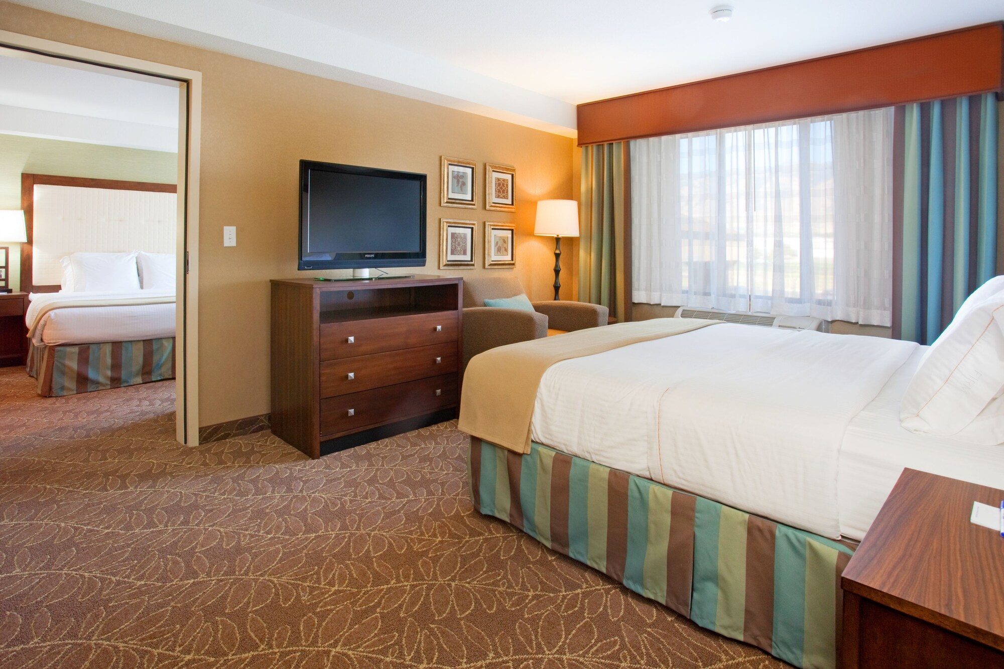 Suite, 2 King Beds, Sofa