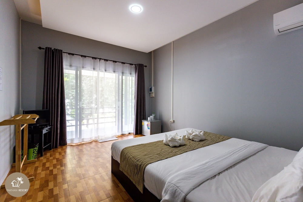 Pak Nam Resort 9/50
