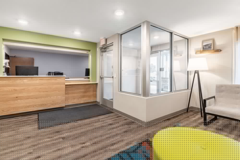 Lobby at WoodSpring Suites Deerfield Beach, DEERFIELD BEACH - FL