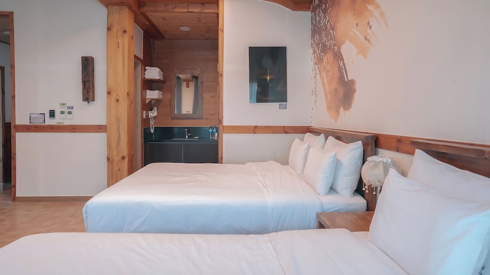 Wangyijimil Hanok Hotel 9/46