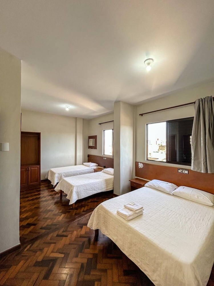 Acomodare Hotel 12/43