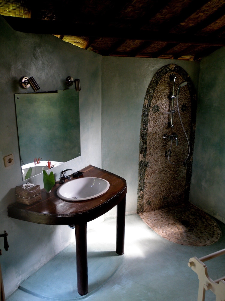Prashanti Ubud 32/50
