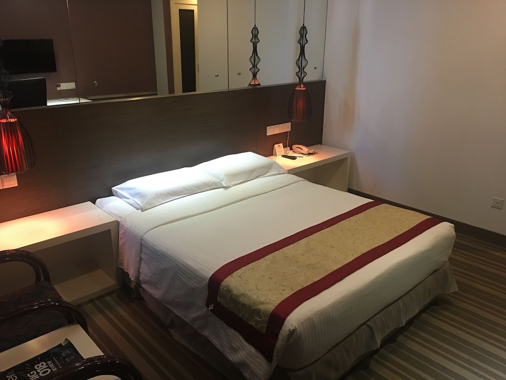 Hotel Capital 11/51