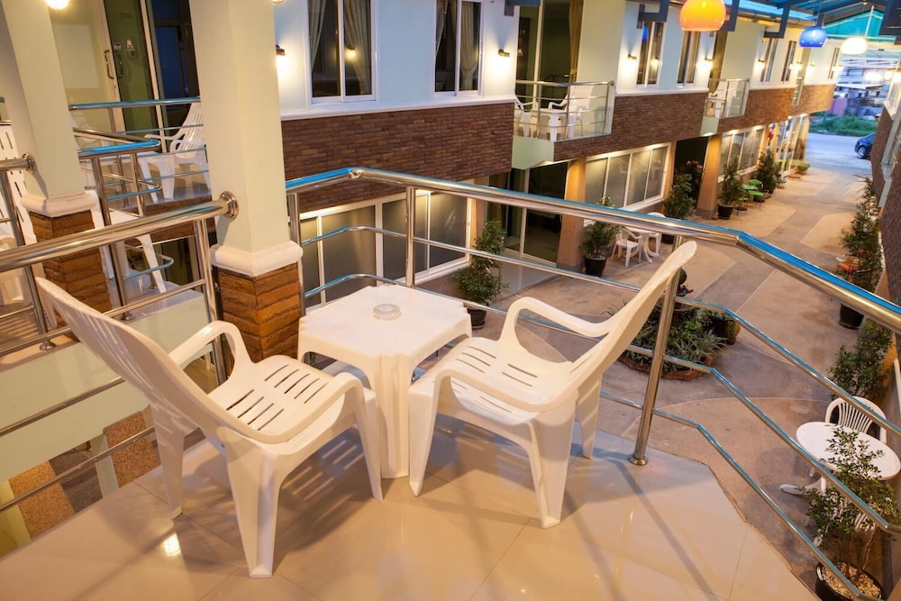 Fahsai Bay Villa 16/24
