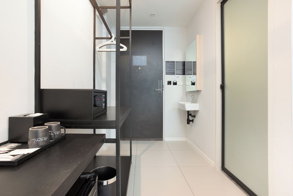 BOOK Design HOTEL -SHA Extra Plus 37/50