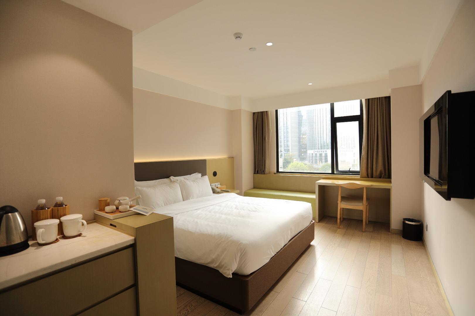 Superior, King and Queen Bed