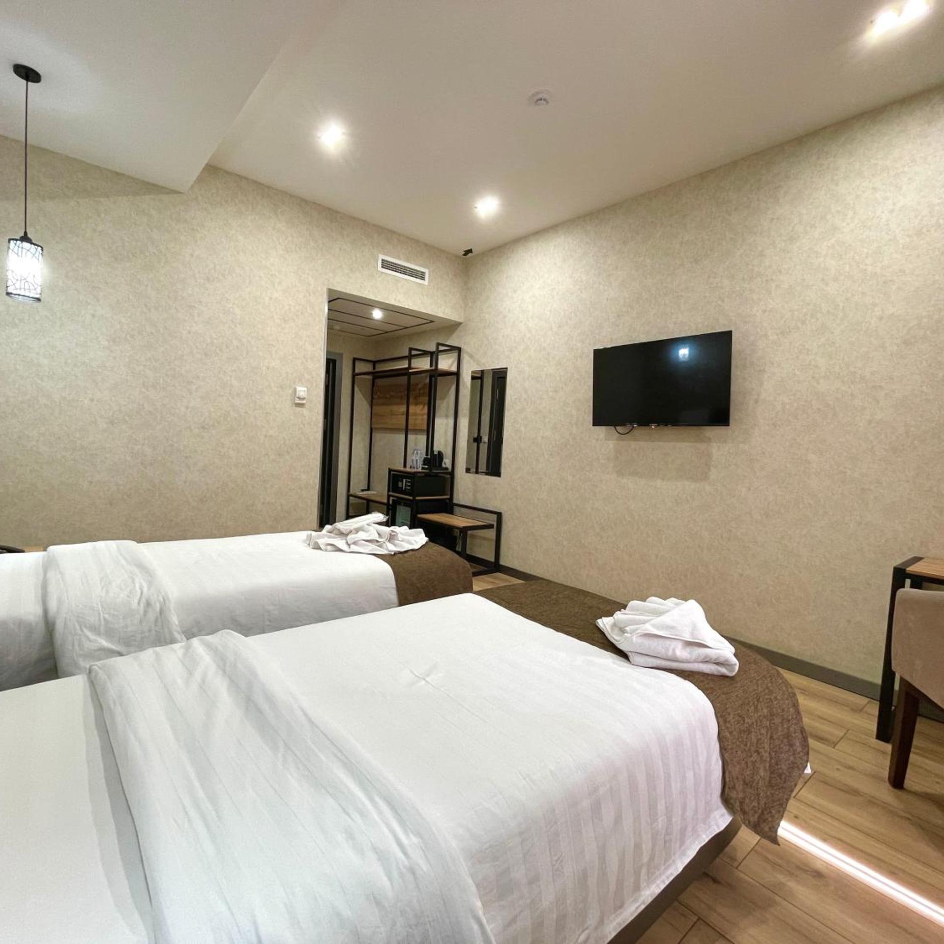 Alpha Plaza Hotel 12/37