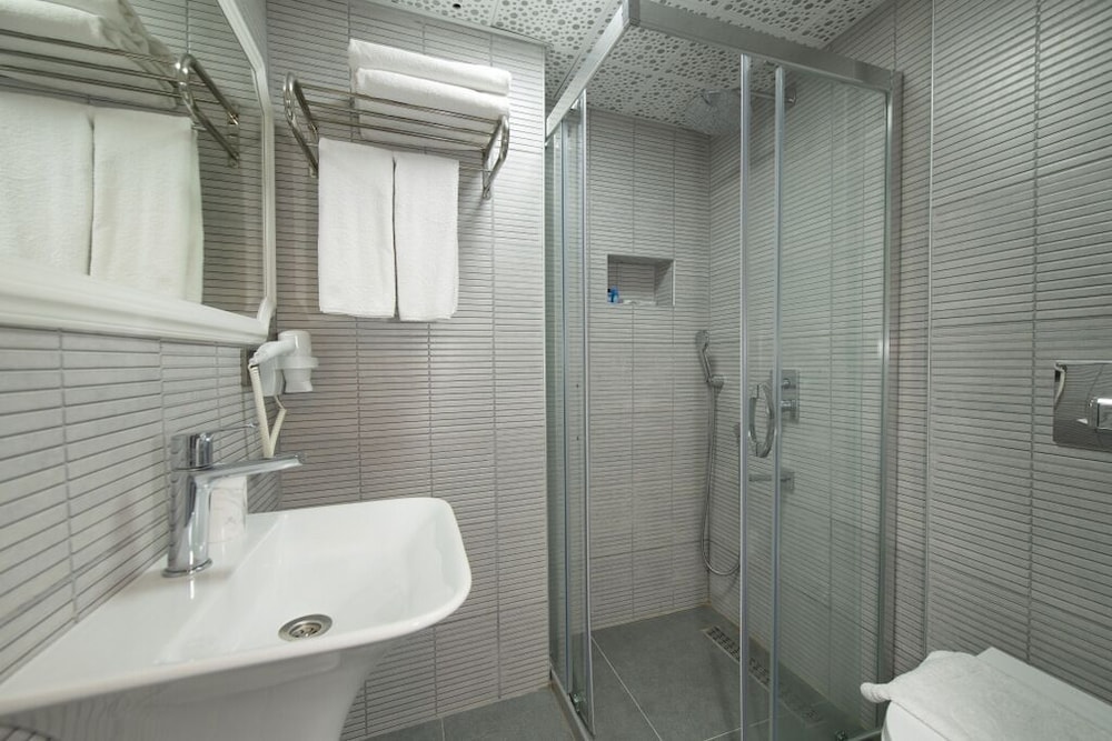 Platinum Otel & Restaurant 19/21