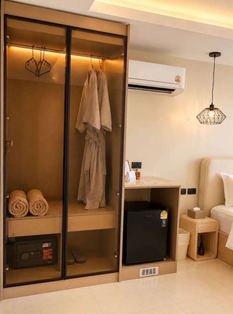 Enjoy Beach Hotel 50/73