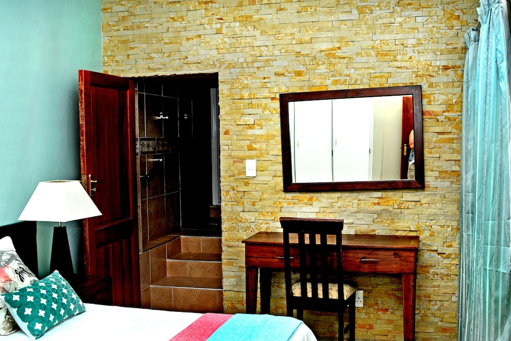 All Seasons Boutique Hotel 74/100
