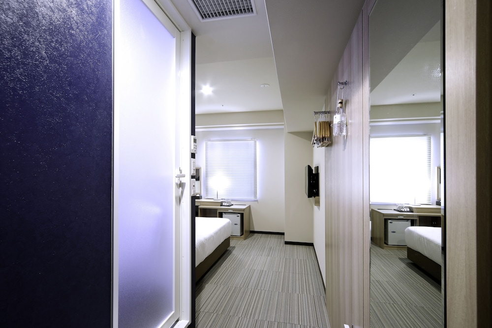 Travelodge Kyoto Shijo Kawaramachi 50/50