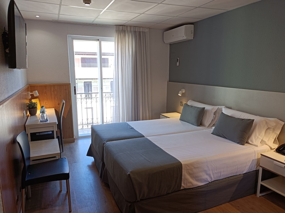 Hotel Mendez Nunez 18/49