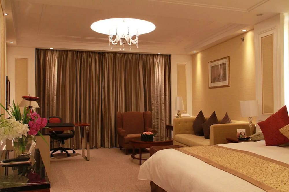 Central Hotel Shanghai 16/48