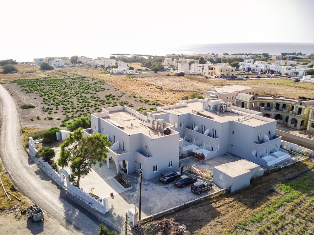 Anamar Santorini Hotel 52/57