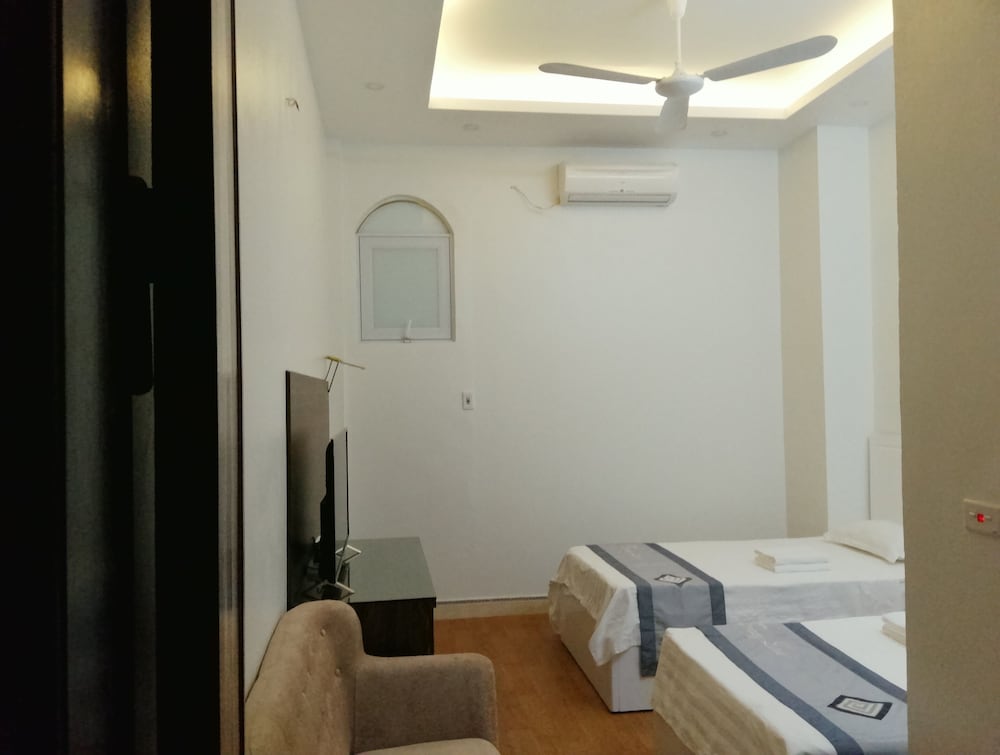 DELUXE, TWIN BEDS