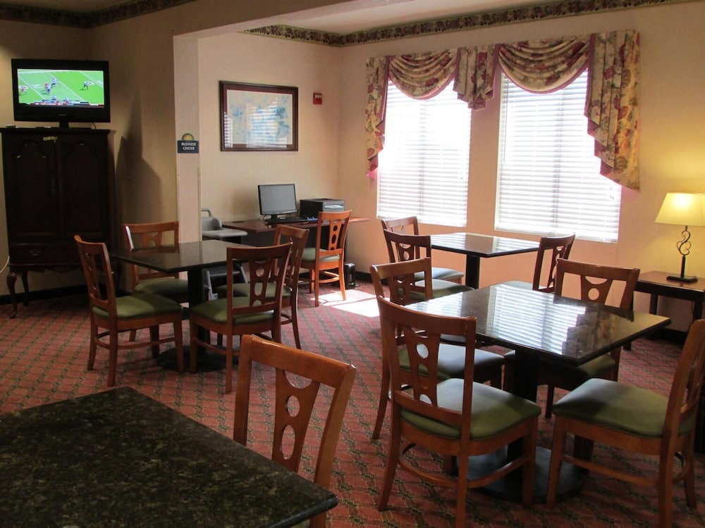 Days Inn By Wyndham Jefferson City 21/24