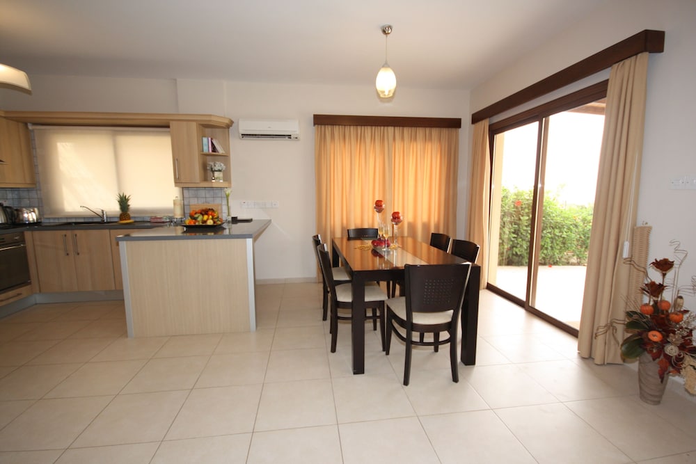Vineland Holiday Villas 31/48