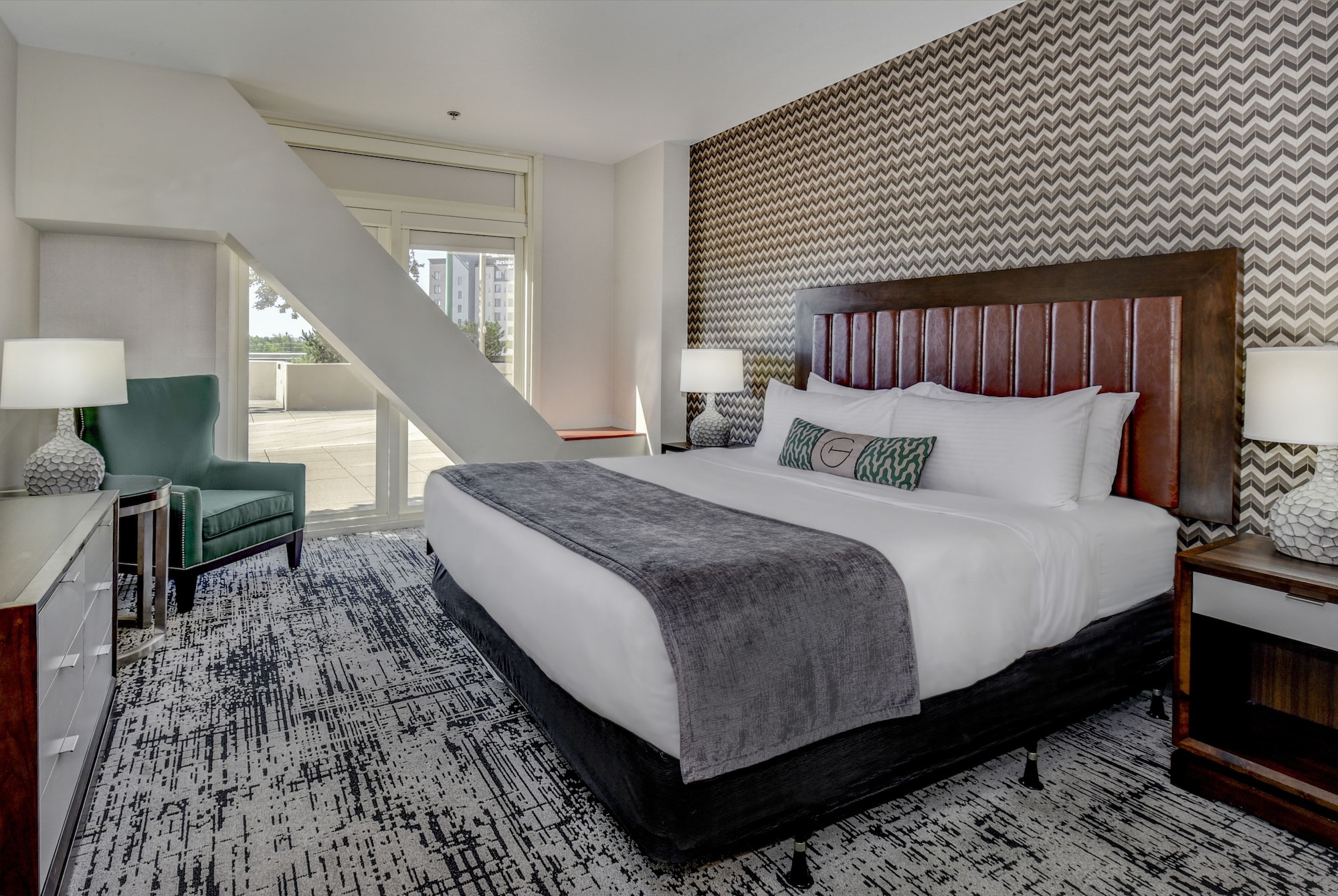 GRAND, SUITE, KING BED