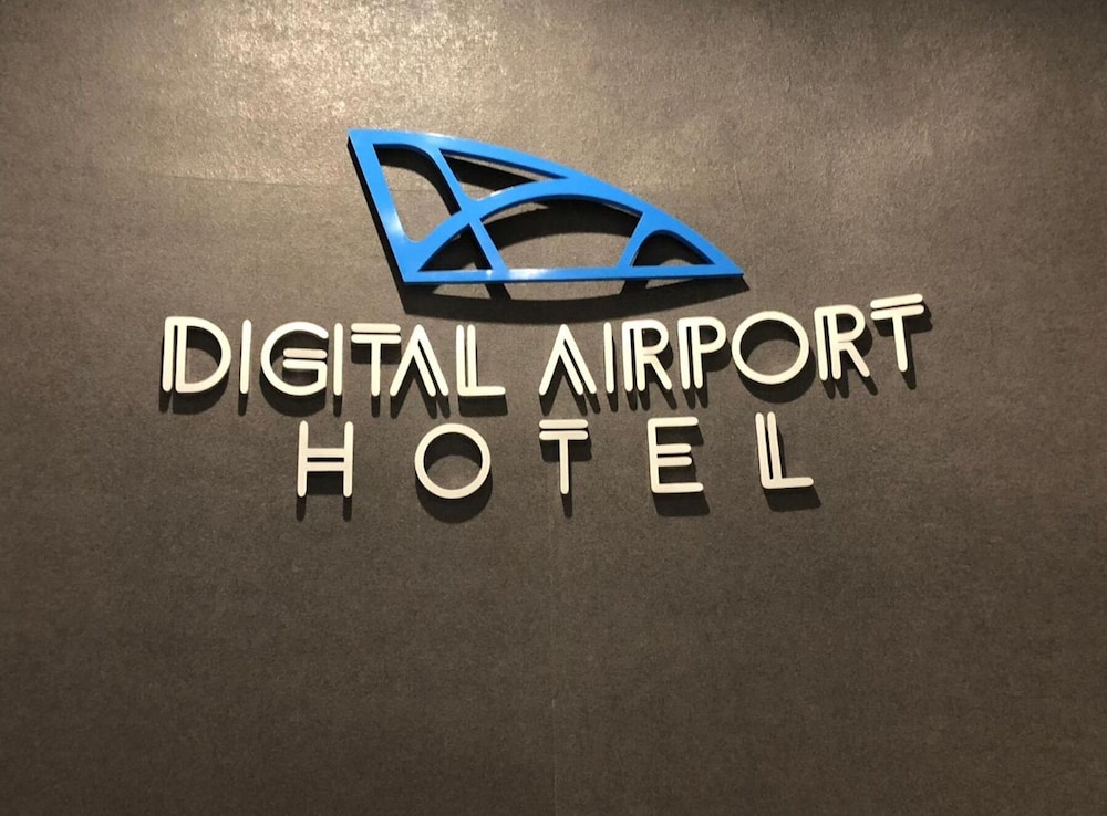 Digital Airport Hotel 1/23